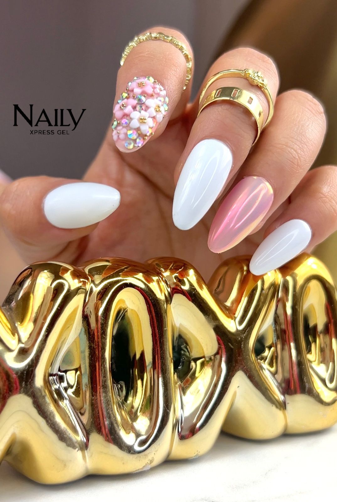 Floral Almond Rebeca